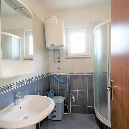 Mendikovic 3* بوريتش